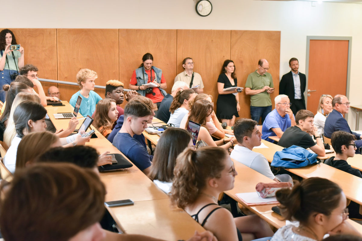 Etudiants 1ère année PASS Bourg-en-Bresse 2022 dans amphithéâtre